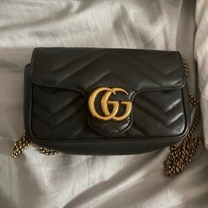SOLD! Super CUTE Authentic GG Marmont Mini bag! 💞